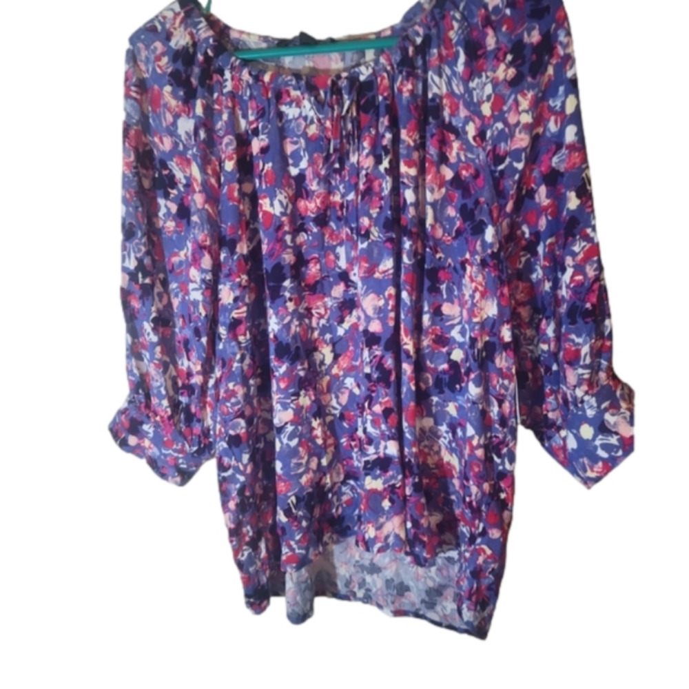 Zac & Rachel women's size nedium pattern blouse